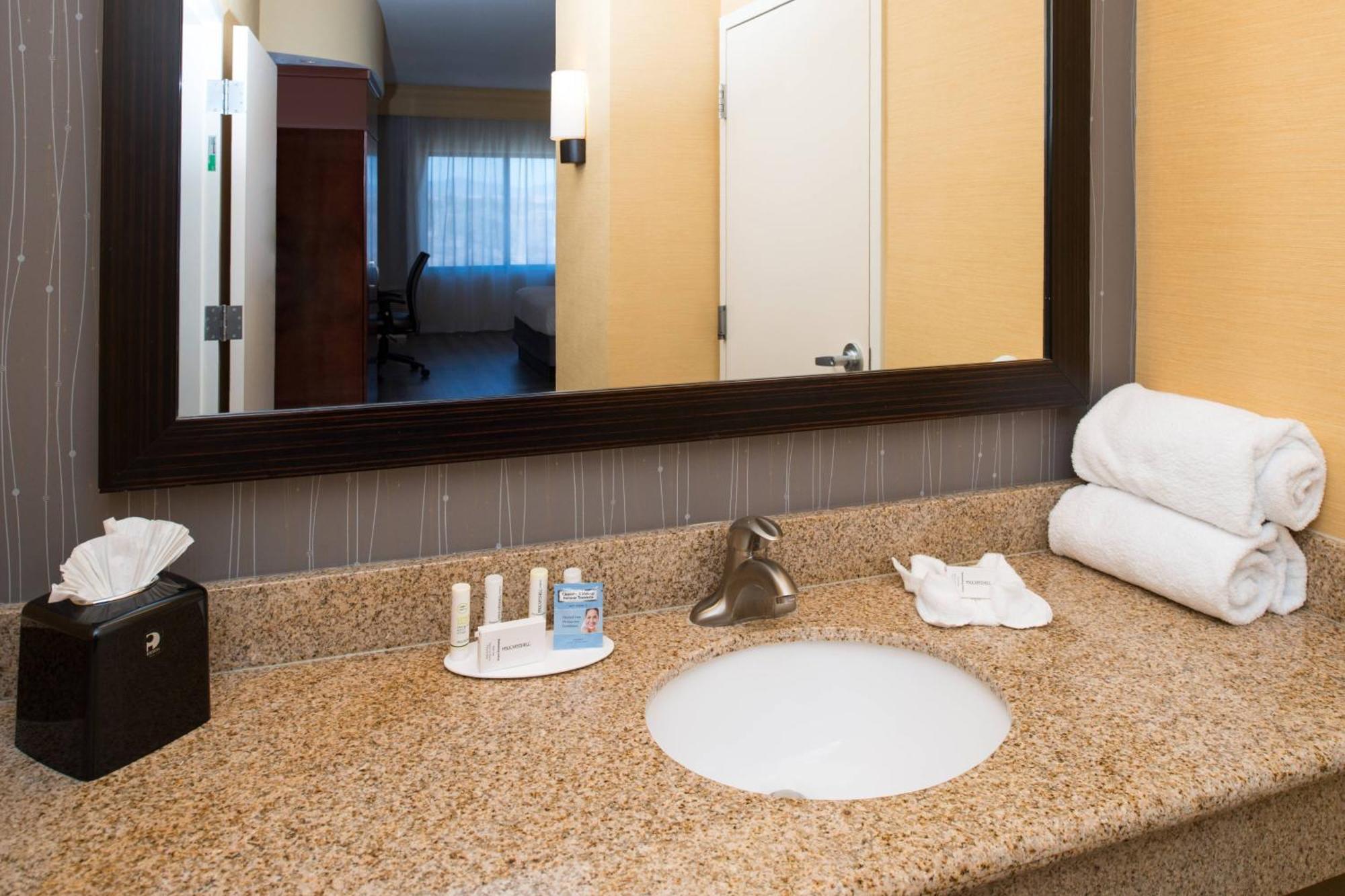 Courtyard By Marriott Victorville Hesperia Exterior foto