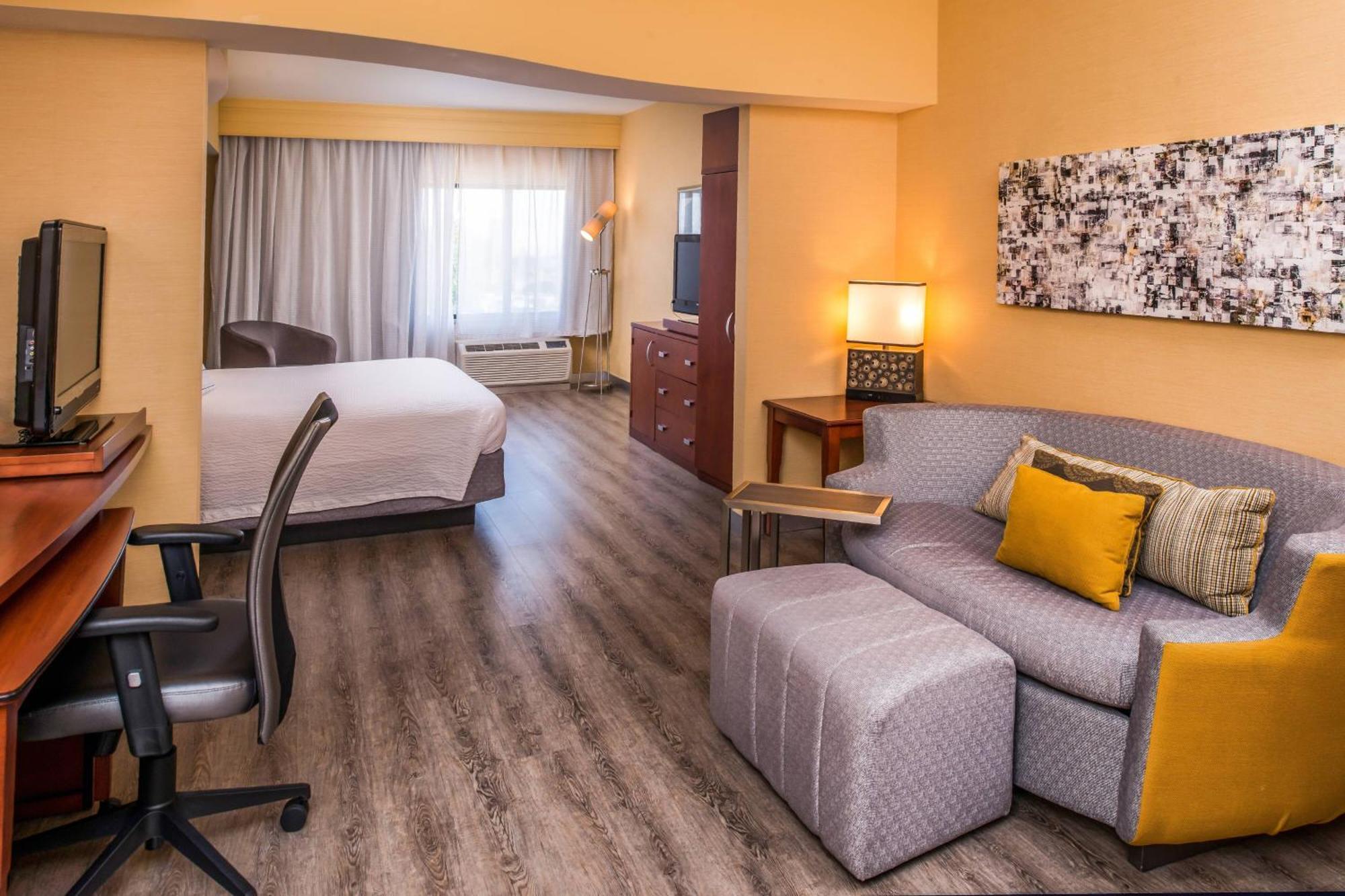 Courtyard By Marriott Victorville Hesperia Exterior foto