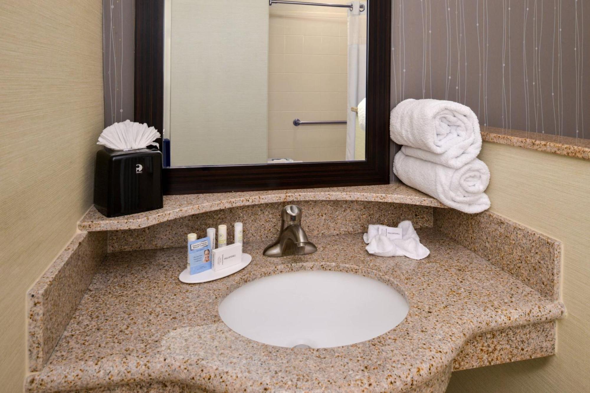 Courtyard By Marriott Victorville Hesperia Exterior foto